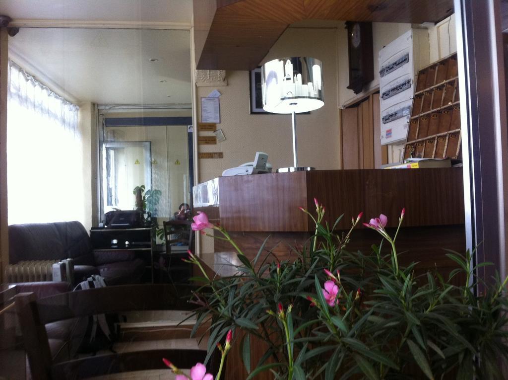 פריז Hotel Du Metro מראה חיצוני תמונה