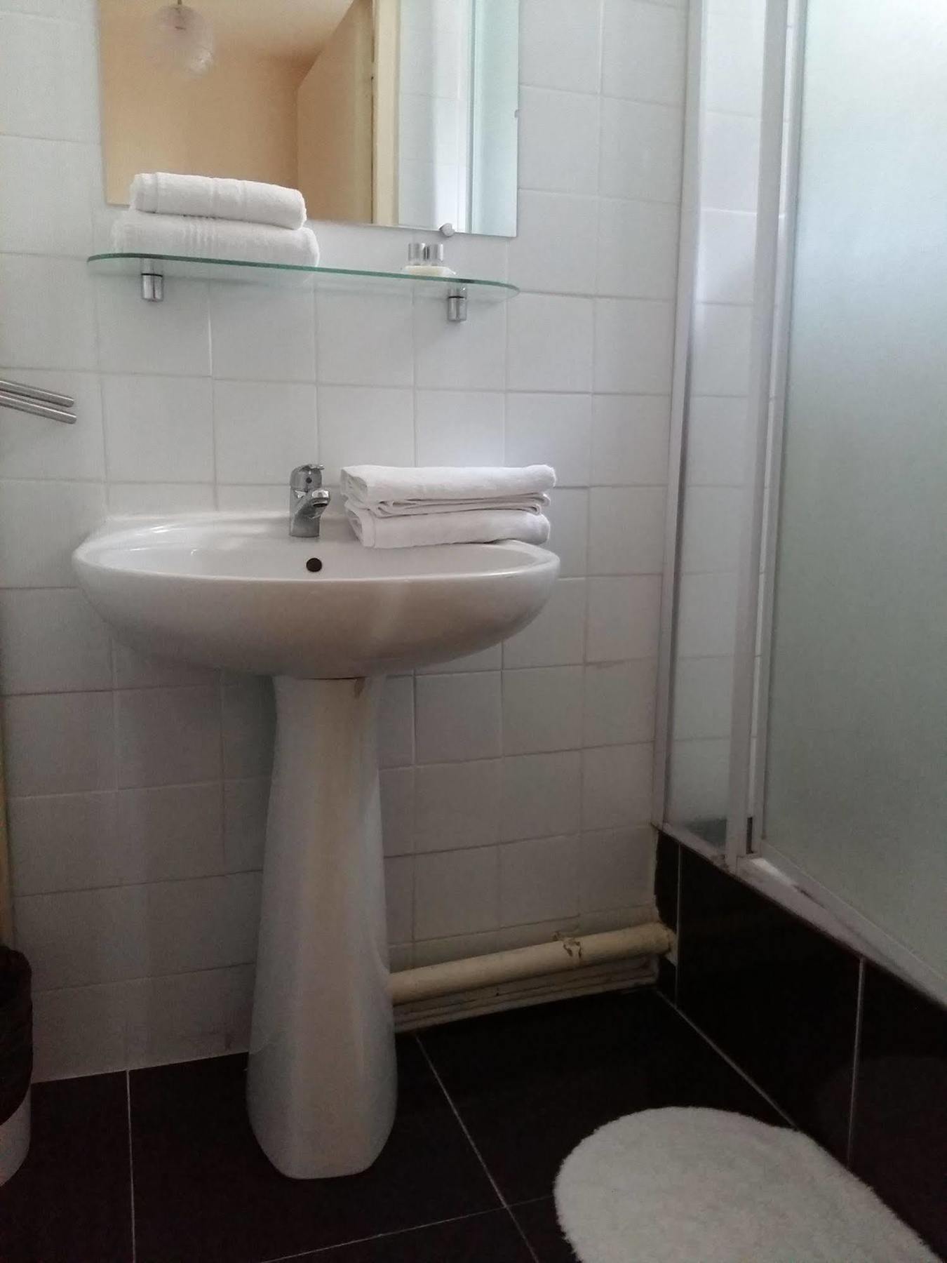 פריז Hotel Du Metro מראה חיצוני תמונה